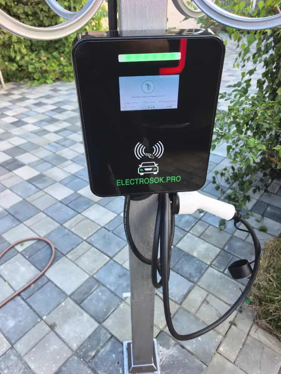 Зарядная станция ELECTROSOK Расширенная на отдельной стойке